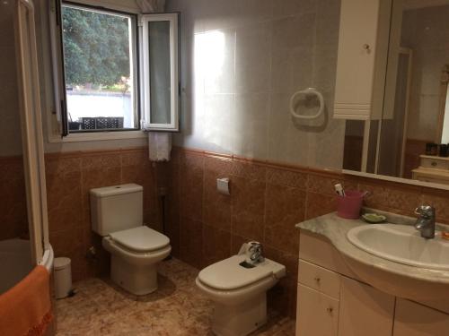  Habitación doble 4 línea playa 2 opciones 1 con baño privado y otra con baño compartido in Roquetas de Mar
