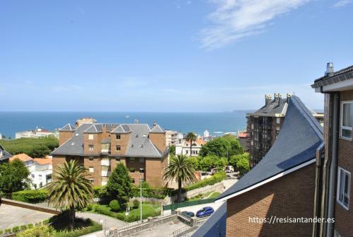 Residencia Universitaria Alto de Miranda - RESISANTANDER chambre d'hôte Playa de la Concha