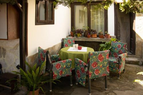 Старата баkалия The old grocery, guest rooms, Balchik (photo 7)