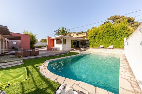 Villa Rainbow · Maison dArchitecte gîte à louer Les Baumettes