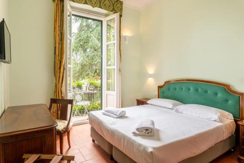 Double Room with Balcony room in Hotel Villa San Michele