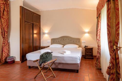 Deluxe Room image 6