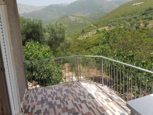 Beautiful Balcony 4 km from Himara Center