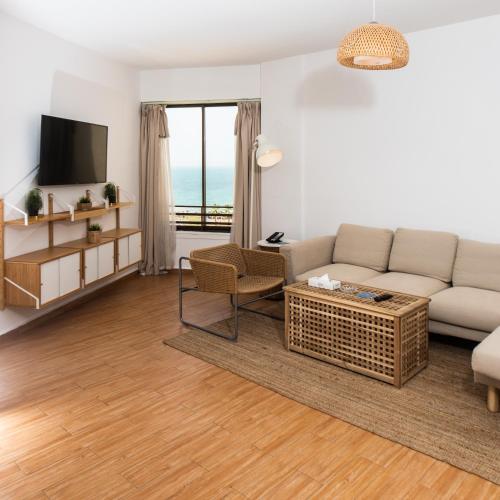 BM Beach Hotel