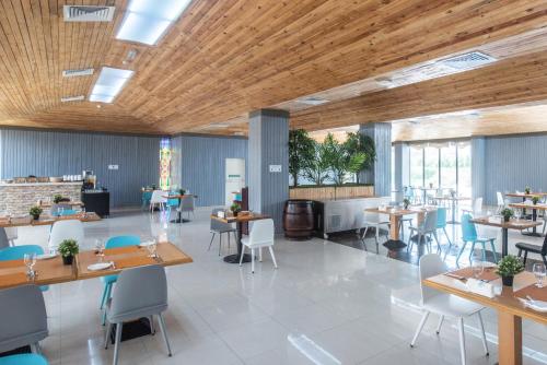 BM Beach Hotel