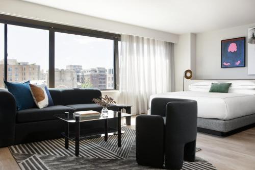 1 King Art Studio Suite