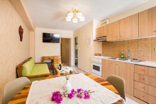 Limonero New City Apartment 1 with Private Parking - Κάβαλλος