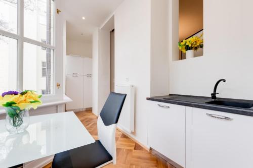 One-Bedroom Apartment image 10
