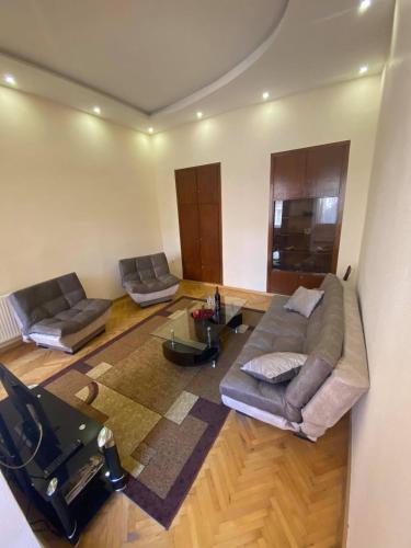giorgi's apartment