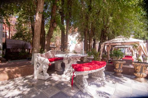 Wyposażenie, Amsterdam Hotel Aktobe in Aqtöbe