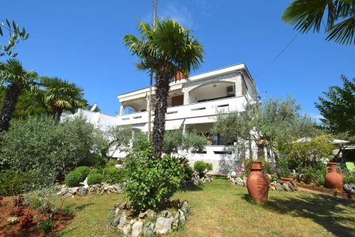  Apartment Mila in Malinska