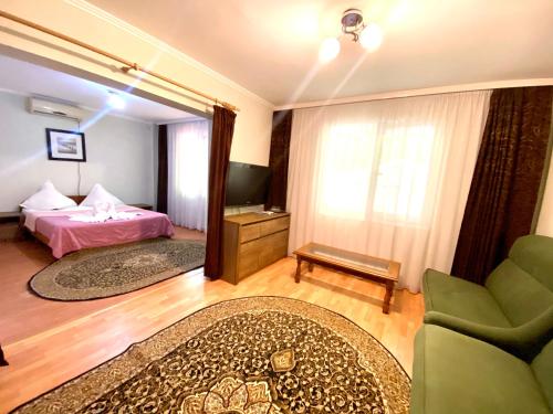 One-Bedroom Suite image 2