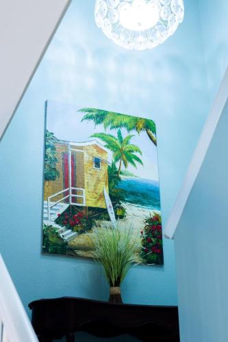 Luxurious Townhome Overlooking Tropical Pool - image 11