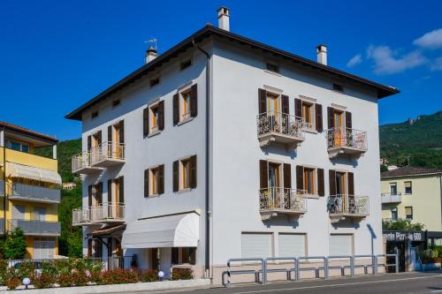 Villa Nirvana 2