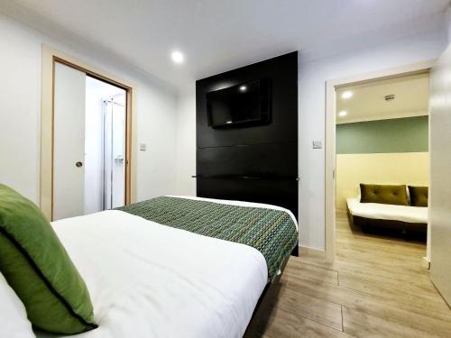 146 Studios - image 14