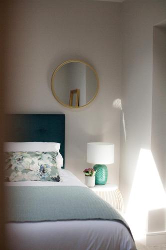 The Loft, Bootham House - luxury city centre apartment with parking space, York (photo 6)
