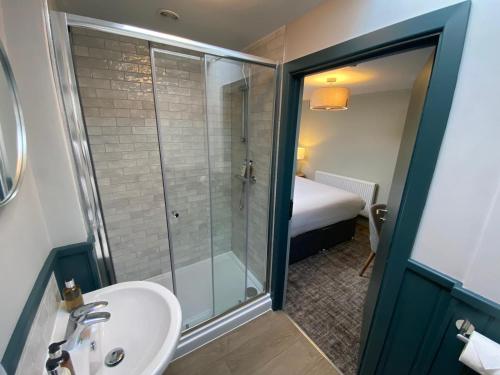 The Scotts Arms Village Inn - image 9