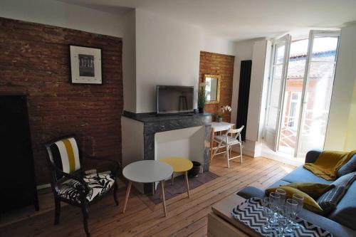 STUDIO BRICK AND WOOD - HYPERCENTRE - TV - WIFI, Тулуза