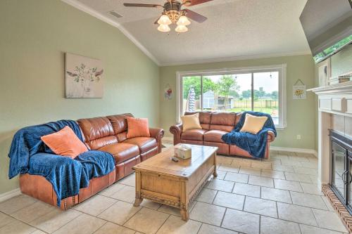 Modern Home with Private Yard 30 Mi to Austin - image 5