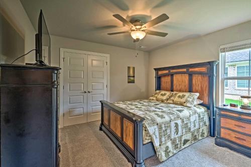 New Build by the Lake 8 Mi to Eureka Springs! - image 12