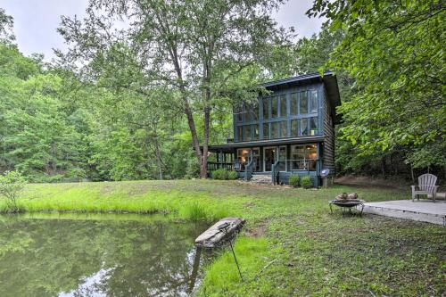 Secluded Getaway about 7 Miles to Downtown Blue Ridge! in Mineral Bluff, USA