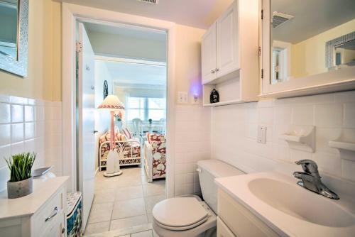 Charming Beachfront Condo Less Than 3 Miles to Boardwalk! - image 11