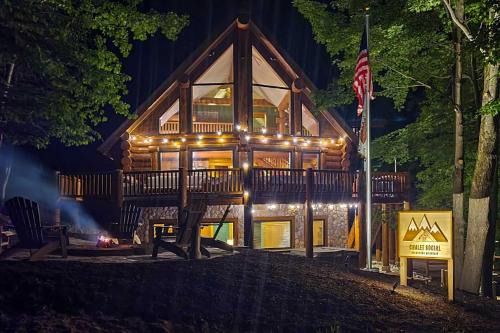 Schuss Shanty Slopeside Ski Home Hot Tub and Fire Pit