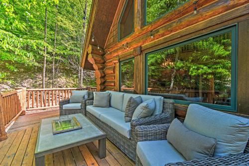Schuss Shanty Slopeside Ski Home Hot Tub and Fire Pit - main image