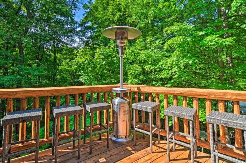 Schuss Shanty Slopeside Ski Home Hot Tub and Fire Pit - image 9