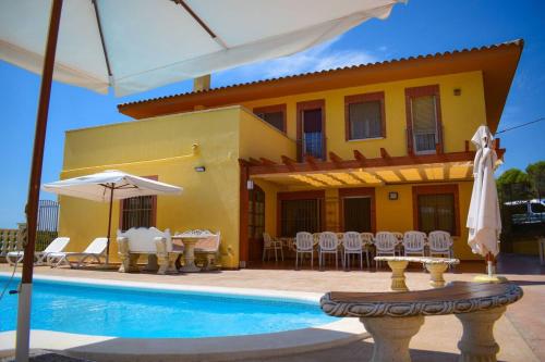  7 bedrooms villa with private pool enclosed garden and wifi at Castellet i la Gornal 9 km away from the beach in Barcelona