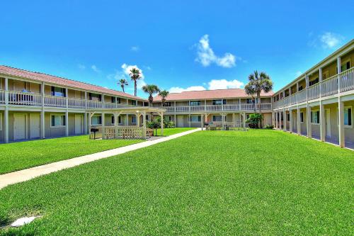 Courtyard #218 - image 4