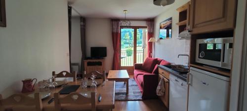 Faciliteiten, C le birdie in Giez