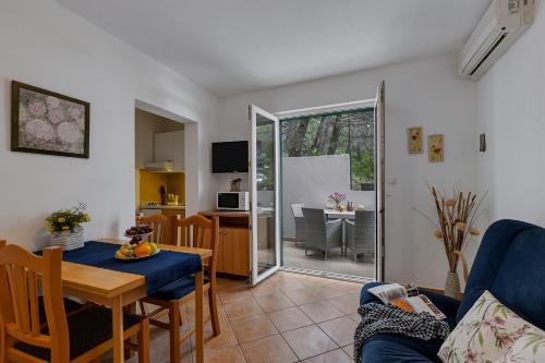 Apartments Vranjes - image 12