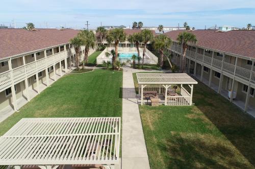 Courtyard #208 - image 4
