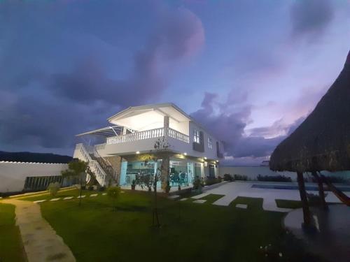 Cabaña Villa Carmen (Cabana Villa Carmen) in Salinas Del Rey