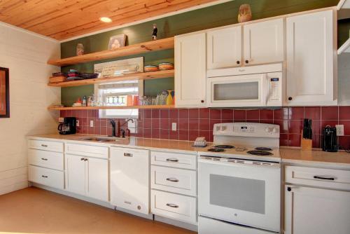Hibiscus Haven 18RP - image 9