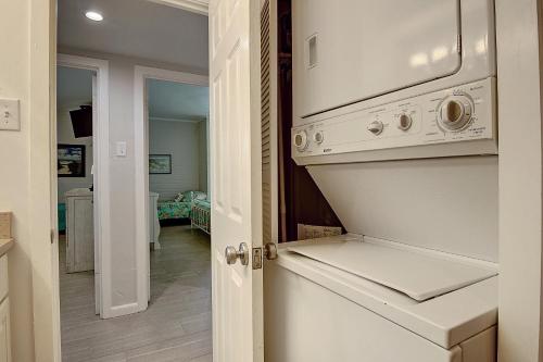 Channelview 206 - image 4