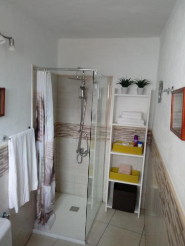 pancuran, Apartamento Los Chinijos in Guime