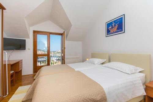 Apartment in port with sea view