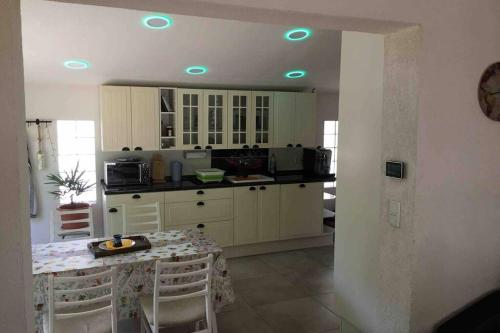 廚房, Ferienhaus Wald und Seeidylle, nahe Badesee, Spreewald, Berlin in 大克里斯