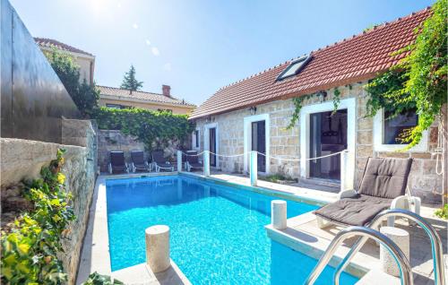 Pet Friendly Home In Sinj With Outdoor Swimming Pool - Sinj