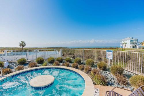Beautiful two-bedroom with bay views in the lovely Pointe West Resort - image 10