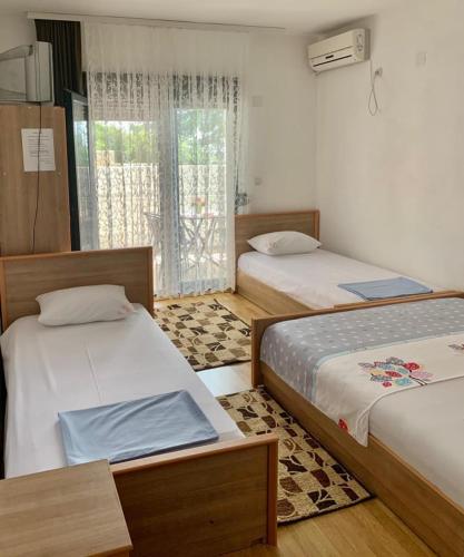 Quadruple Room with Sea View image 6
