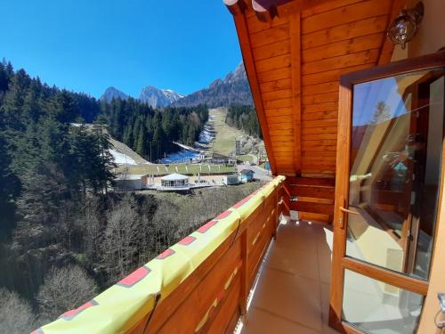 Terraza/balcón, Kalinderu SKIER'S APARTAMENT BELLEVUE in Busteni