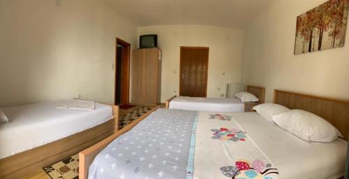 Quadruple Room with Sea View image 4
