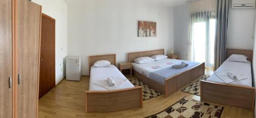 Quadruple Room with Sea View image 5