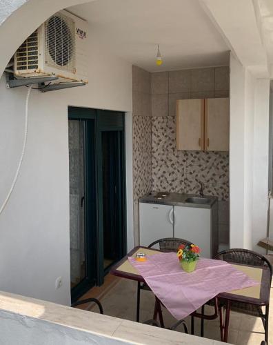 Quadruple Room with Sea View image 2