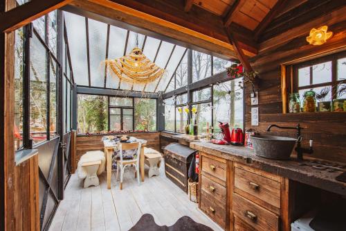 Cabane ForRest Glace, près de Lyon et Clermont chambre d'hôte Neulise