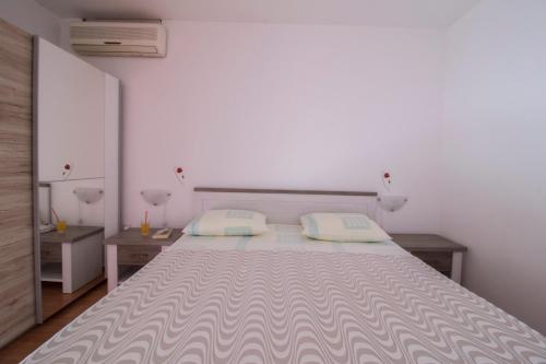 Apartments Vjera - image 13