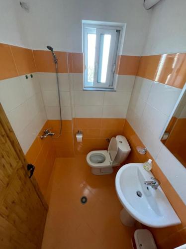 Triple Room with Garden View image 5